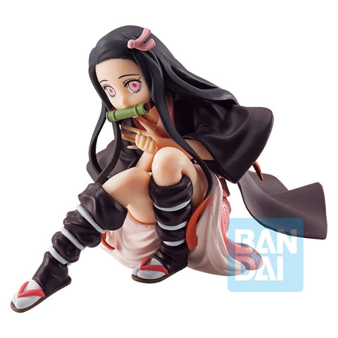 NEZUKO KAMADO SENTADA  DEMON SLAYER BANDAI