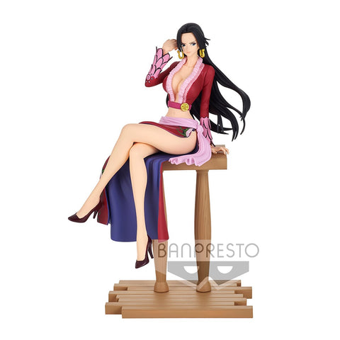 BOA HANCOCK SENTADA ONE PIECE BANPRESTO