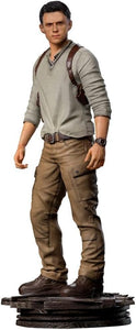 NATHAN DRAKE CON FUNDA DE HOMBRO PARA PISTOLA UNCHARTED MOVIE IRON STUDIOS