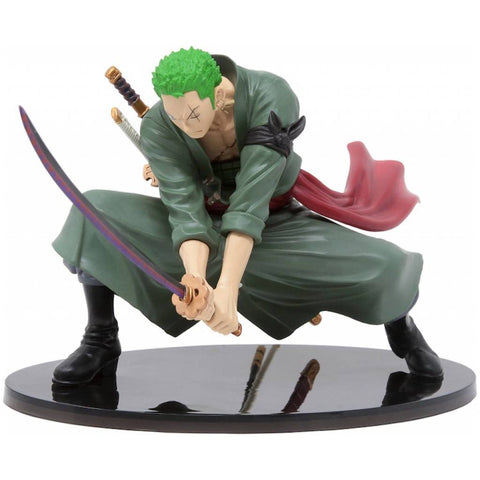 ZORO CON UNA KATANA EN LA MANO Y DOS EN LA ESPALDA ONE PIECE BANPRESTO