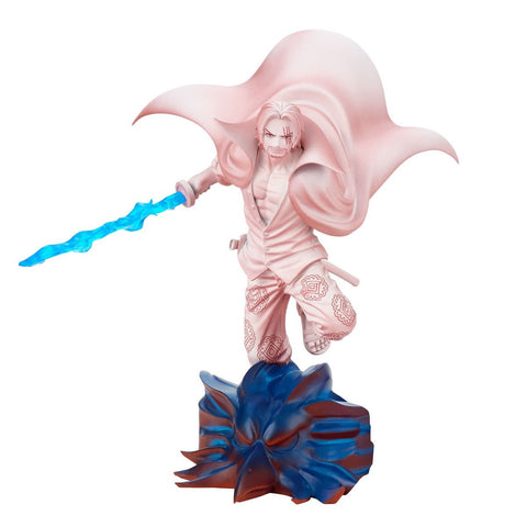 SHANKS DE COLOR ROSADO CON ESPADA AZUL SOBRE AGUILA ONE PIECE BANPRESTO