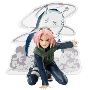 SAKURA DE RODILLAS CONTRA EL PISO Y BABOSA DETRAS NARUTO SHIPPUDEN BANPRESTO